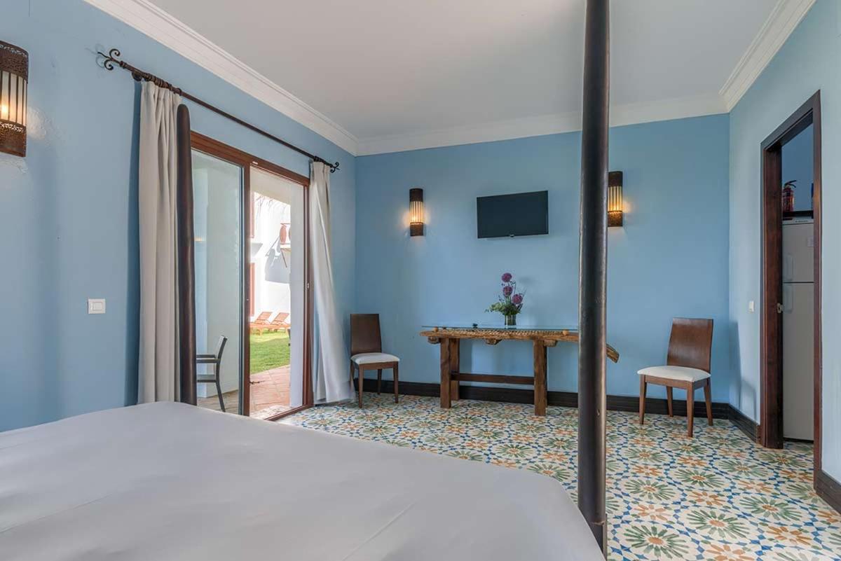 Apartamentos Turisticos Bahia De Trafalgar ซาโฮรา ภายนอก รูปภาพ